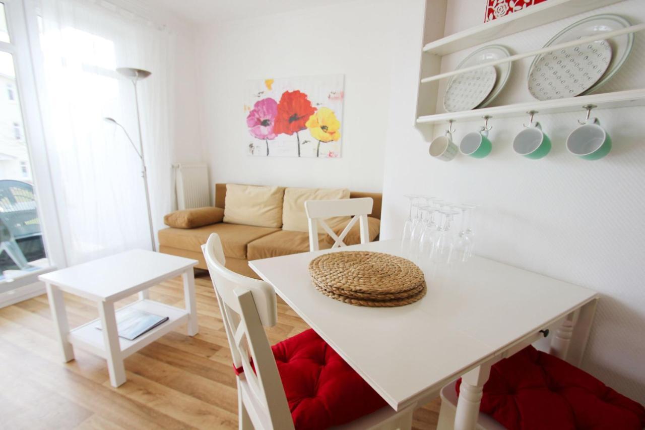 Terrasse, Gratis Nutzung Vom Ahoi Erlebnisbad Und Sauna In Sellin - Meeresblick Fewo 32 Goehren  Kültér fotó